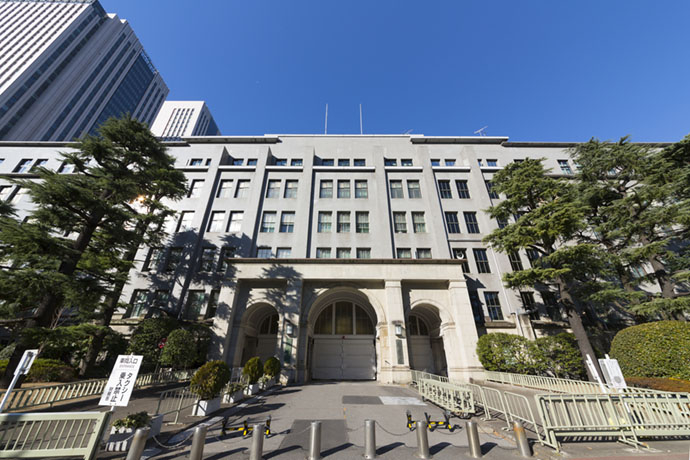 税務大学校をイメージした建物の写真