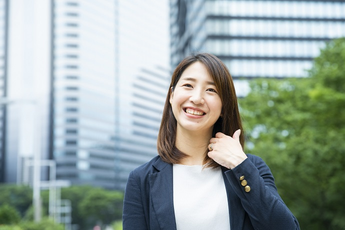 派遣の女性