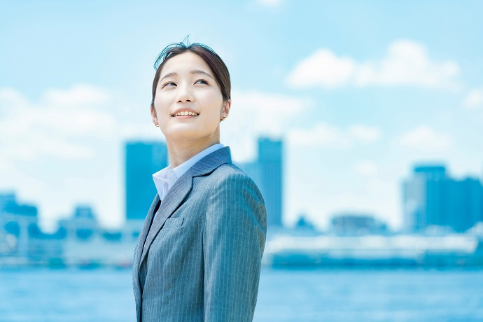 派遣の女性